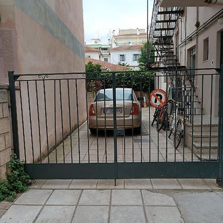 ラリサΚεντρικό Ευρύχωρο Στούντιο Με Parkingアパートメント エクステリア 写真